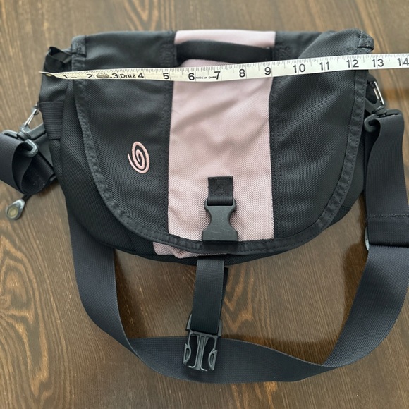 Timbuk2 Black and Pink Messenger Bag/Purse - Picture 7 of 8
